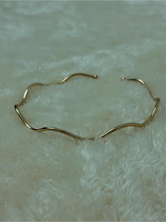Jewelry - Wavy Gold Tone Collar Necklace Size: OS